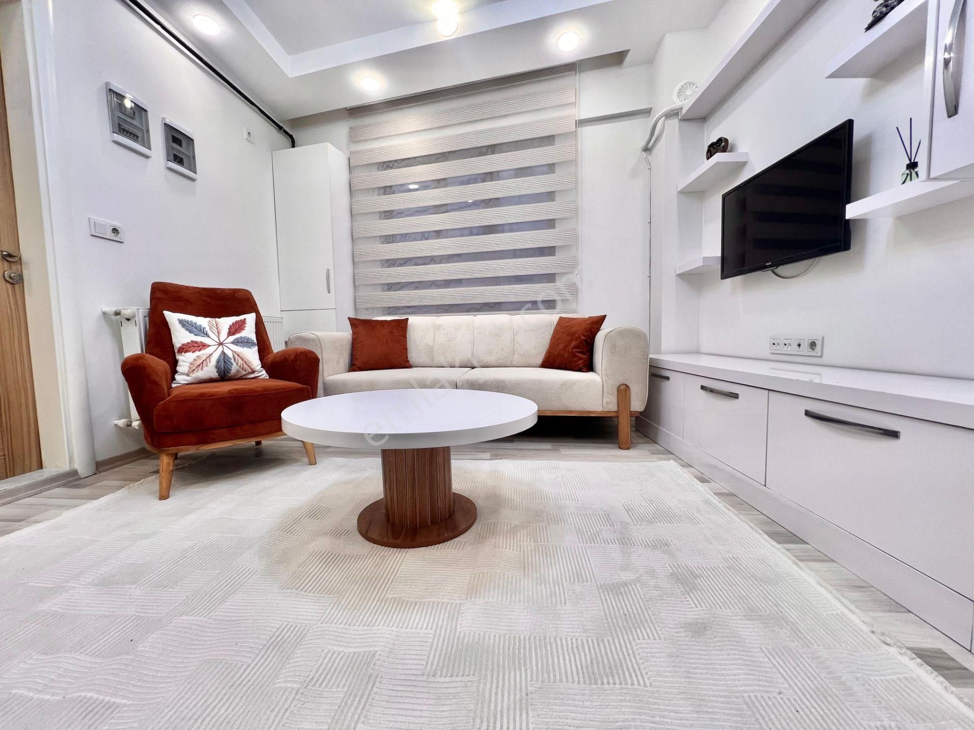 Fesleğen Mahallesinde Kıbrıs Şehitler Diş Hastanesinin Yakınında Full Lüx Eşyalı 1+1 A160 - Görsel 4