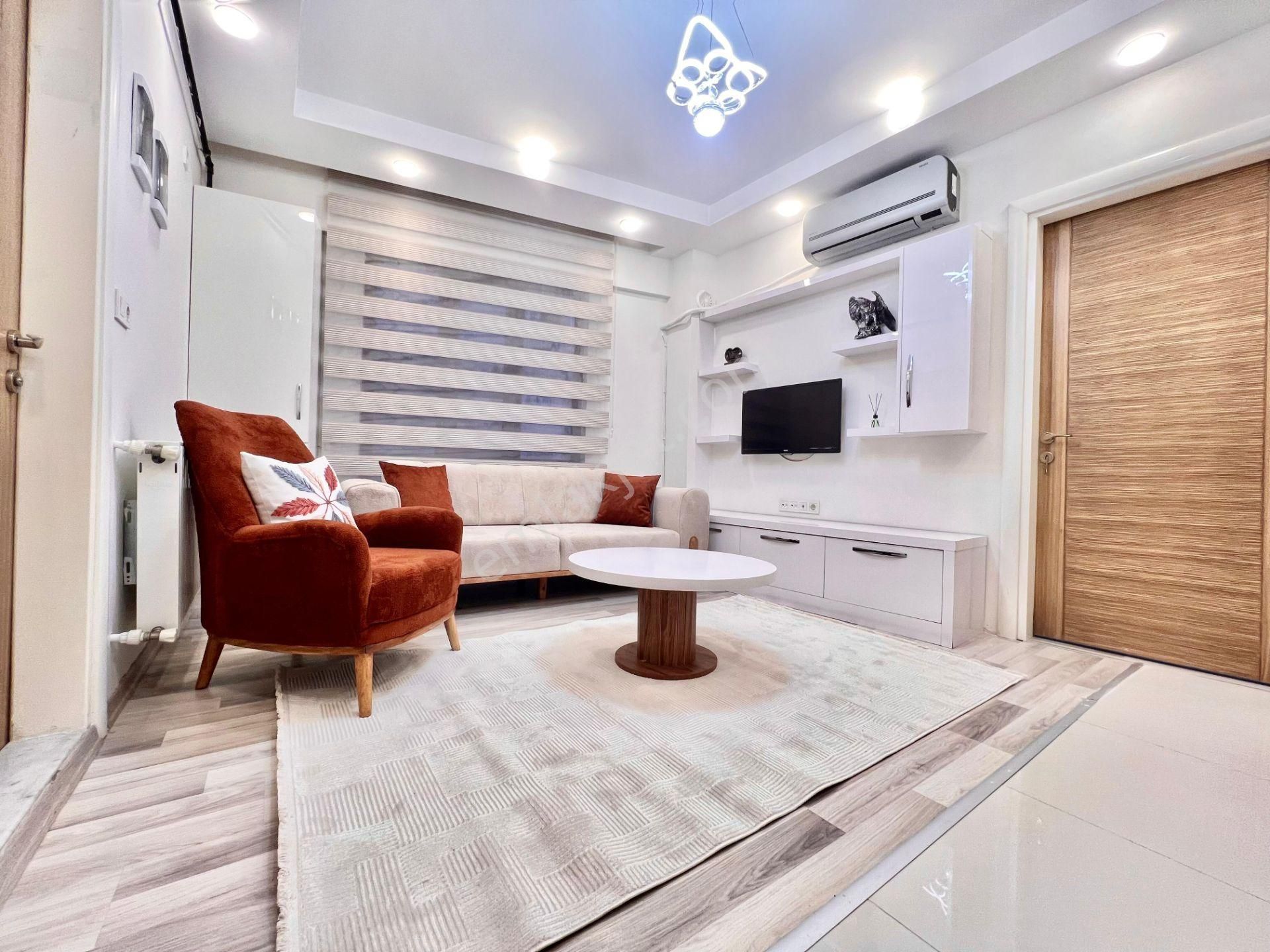 Fesleğen Mahallesinde Kıbrıs Şehitler Diş Hastanesinin Yakınında Full Lüx Eşyalı 1+1 A160 - Görsel 2