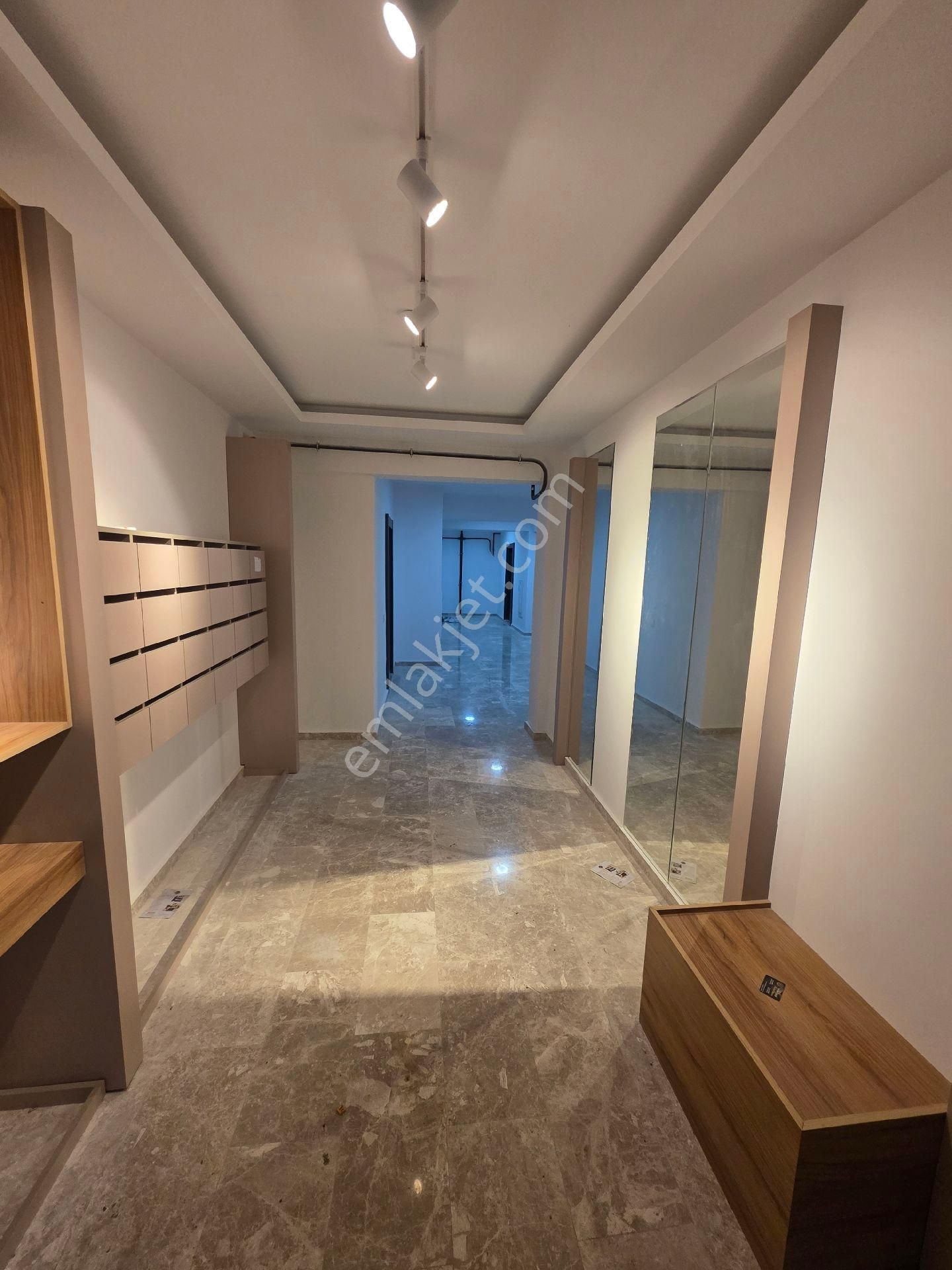 Çerkezköy Tepe Adalet Konaklarında Ara Kat Satılık 3+1 - Görsel 3