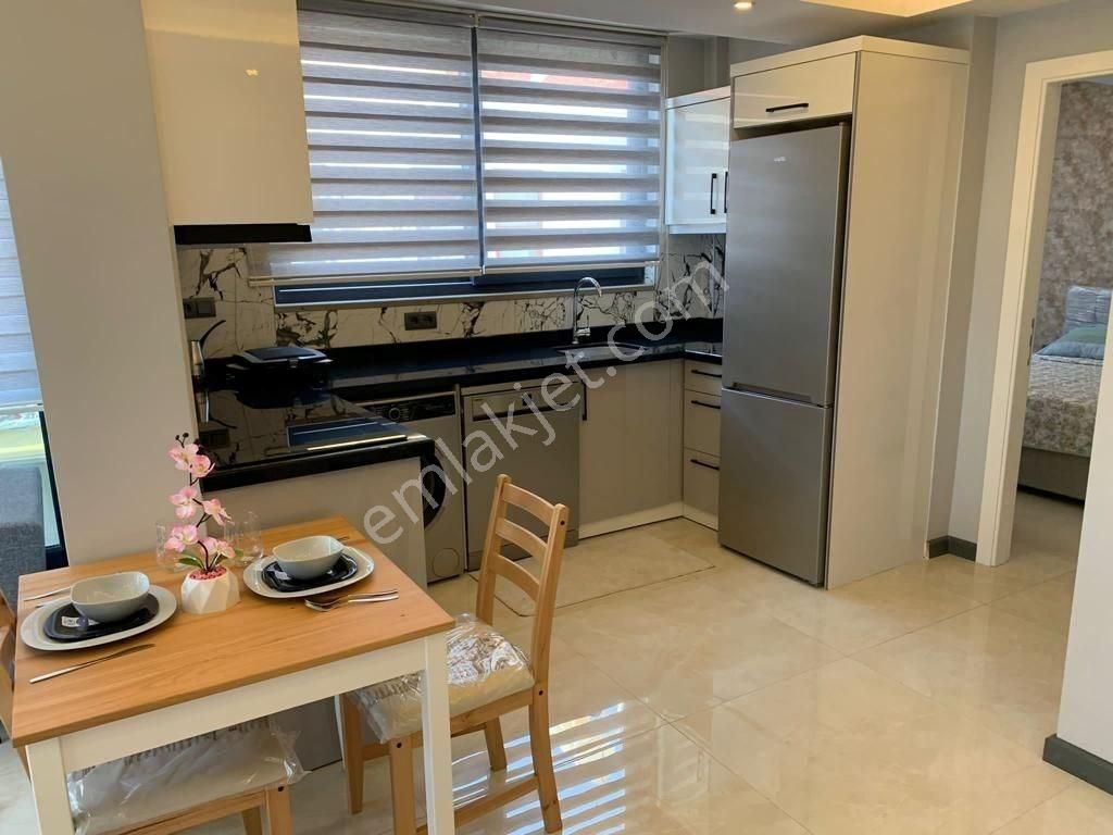 Alanya Merkezde Modern 1+1 Daire – Denize 300 M - Görsel 4