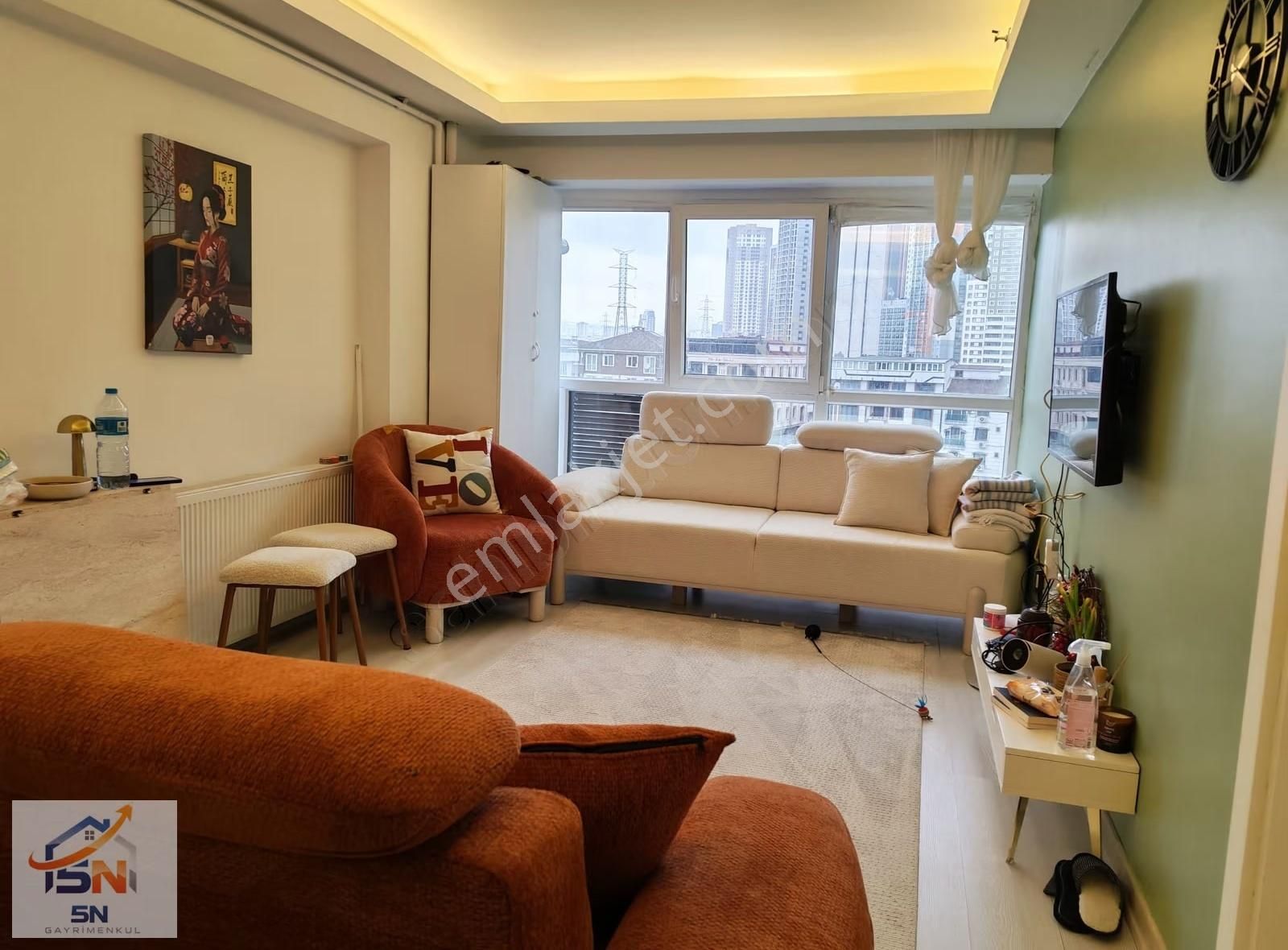Metrobüse Yürüme Mesafesi Satılık 1+1 Daire