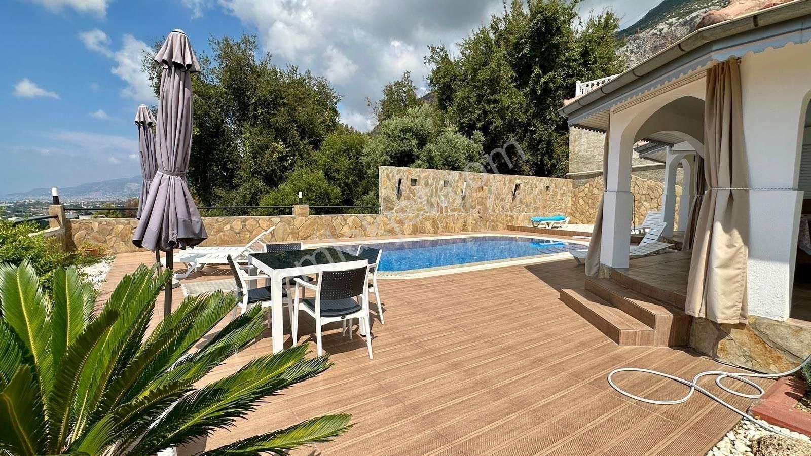 Alanya Mahmutlar’da Doğayla İç İçe, Denize Yakın 4+1 Lüks Villa - Görsel 19