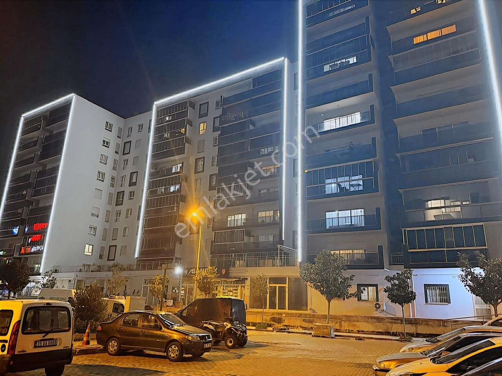 Emin'den Yeşilovanın Kalbilde Point Bornova 50 Metre 2+1 Ara Kat