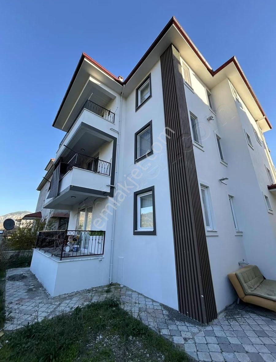 Gizemli Emlaktan Satılık 1+1 Geniş Daire