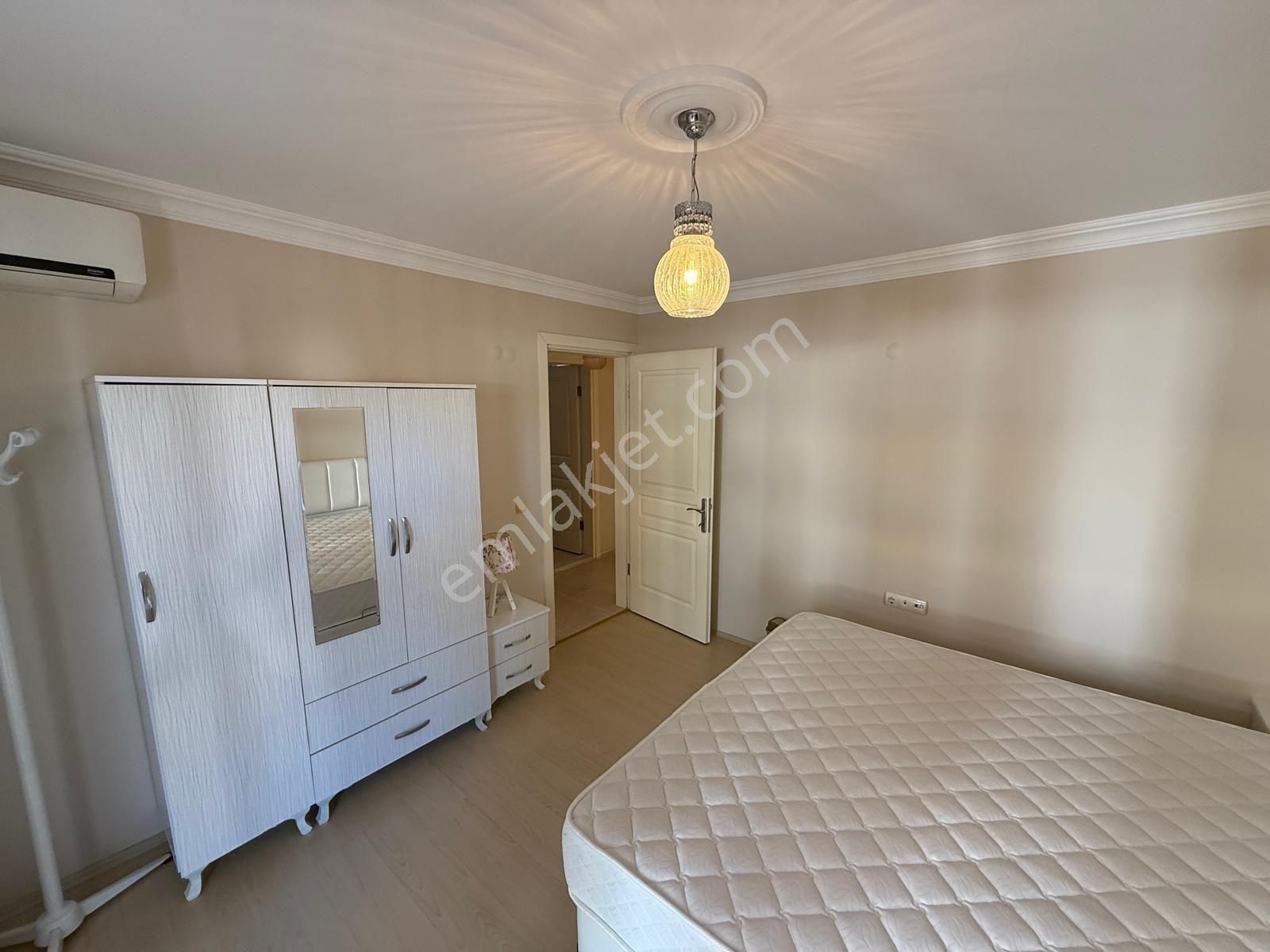 Kuşadası Değirmendere Mevkiinde Arakat Asansörlü Deniz Manzaralı 3+1 130m2 Daire - Görsel 12