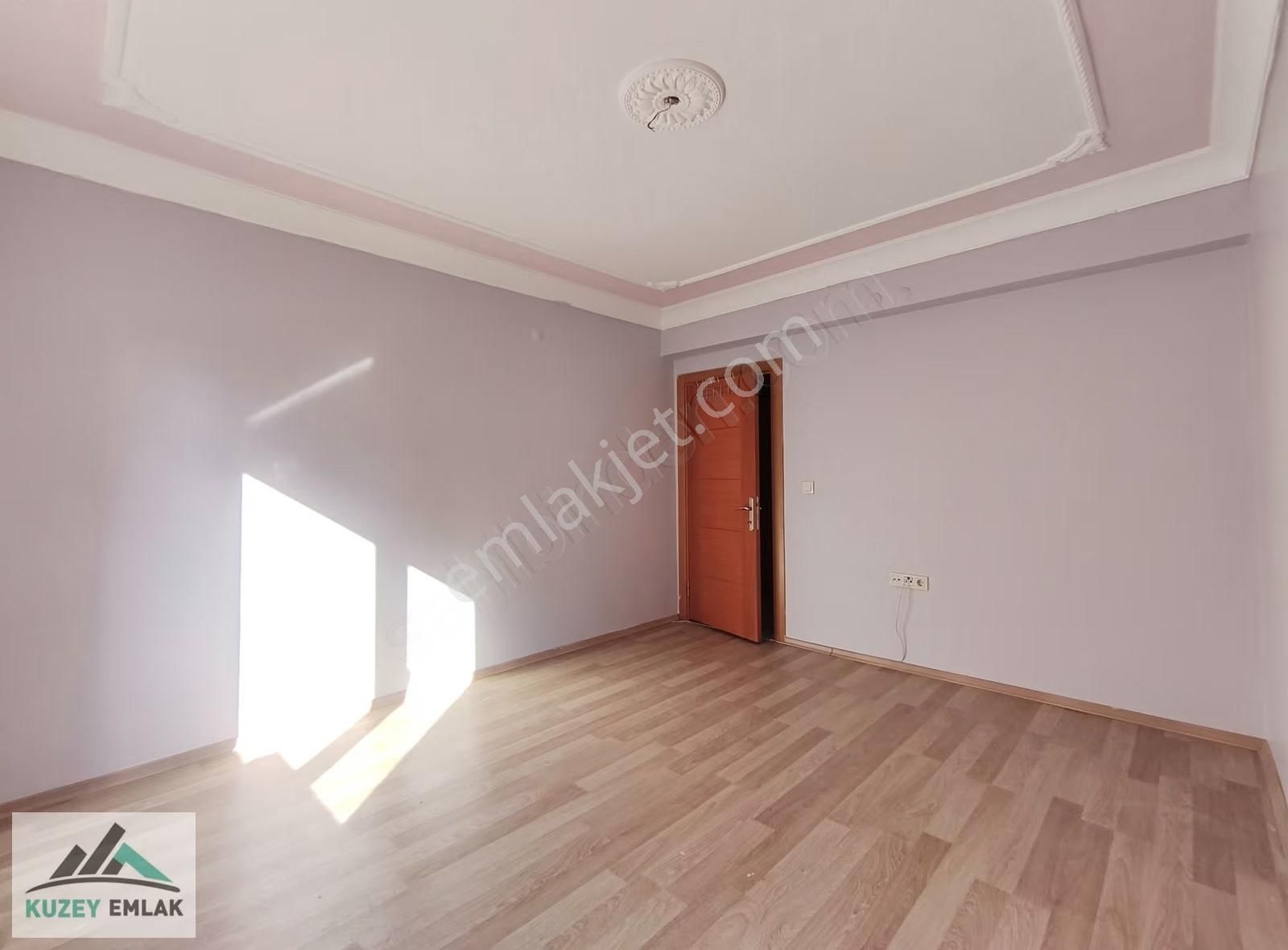 Kuzey Emlak'tan Caddeye Yakın Ara Kat Ön Cephe Geniş 3+1 Daire - Görsel 30