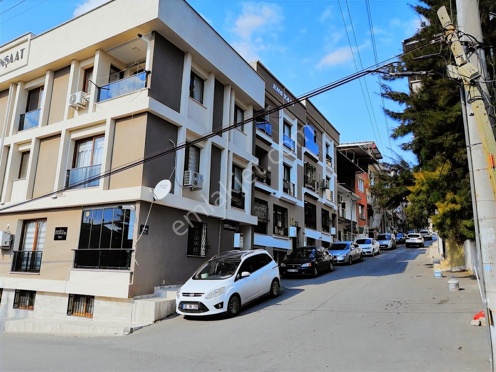 Buca Menderes Mah. D.gazlı 2+1 Ara Kat Satılık Daire