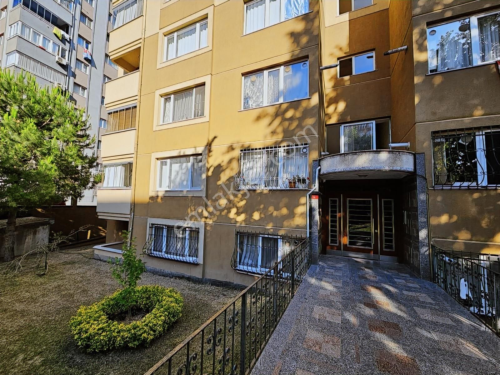 Şerifali Çetin Cad.sitemizde İçinde İçi Özel Yapılı 3+1 Balkonlu - Görsel 26