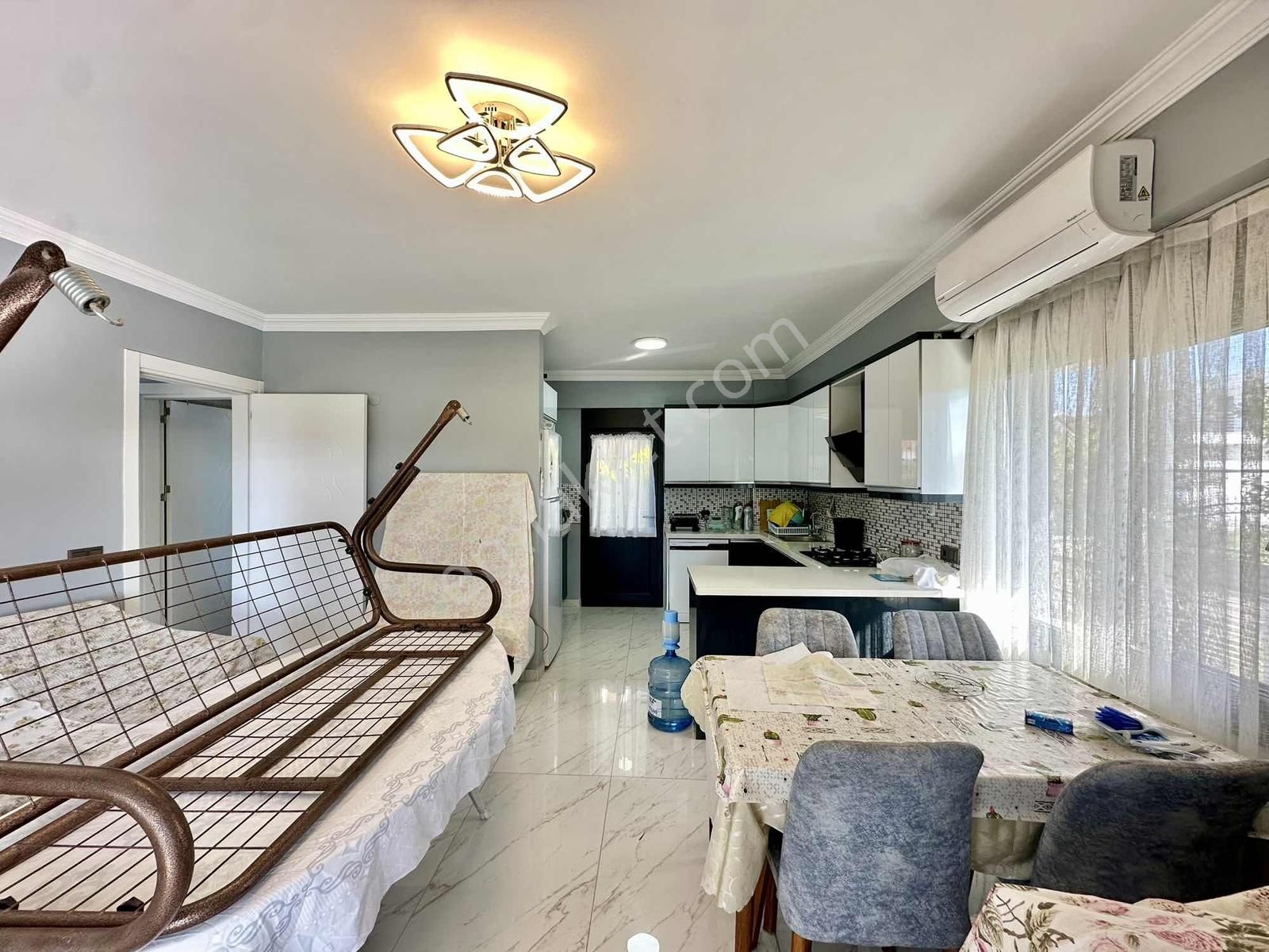 Salihleraltında Deniz Manzaralı Lüks 6+1 Müstakil Satılık Villa - Görsel 8