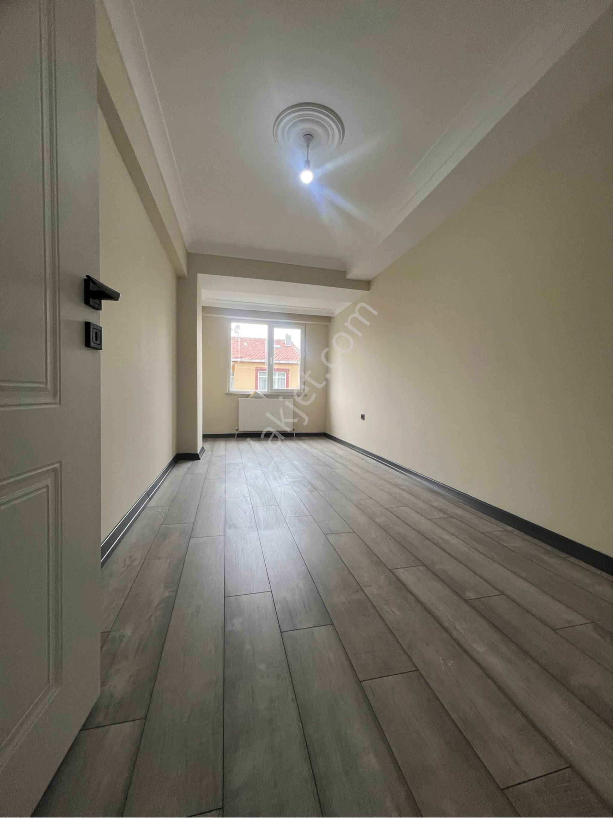 Turgut’tan Ön Cephe 4+2 Çatısı Yüksek Dublkes Daire - Görsel 25