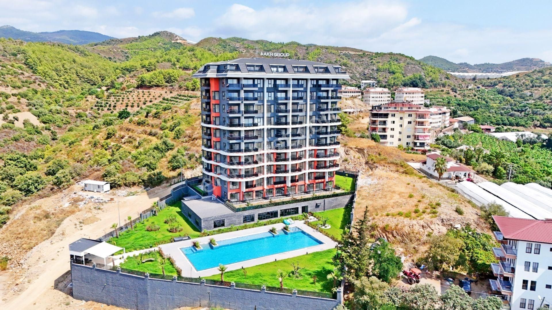 Alanya Demirtaş’ta Deniz & Havuz Manzaralı Full Eşyalı 2+1 Daire