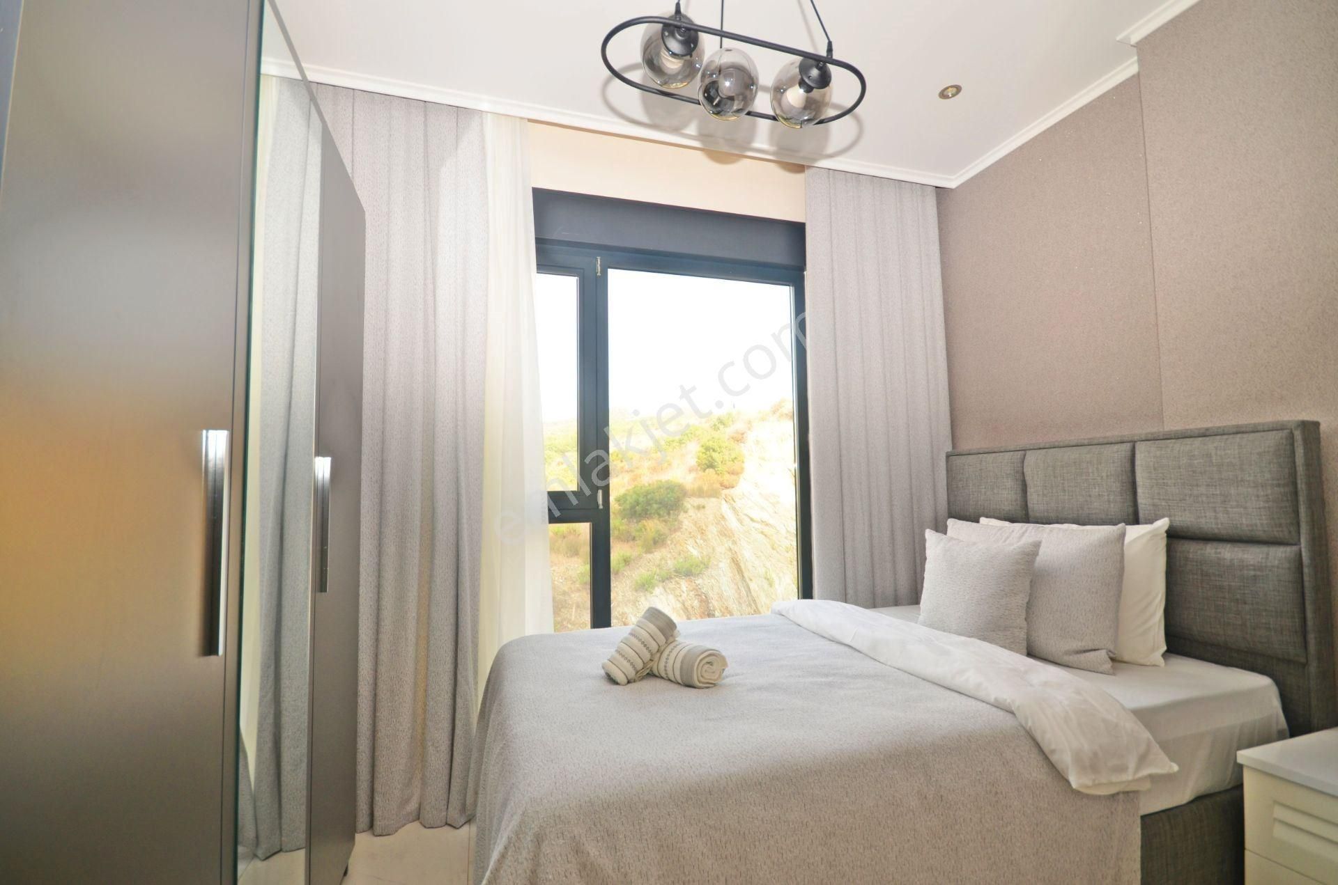 Alanya Demirtaş’ta Deniz & Havuz Manzaralı Full Eşyalı 2+1 Daire - Görsel 9