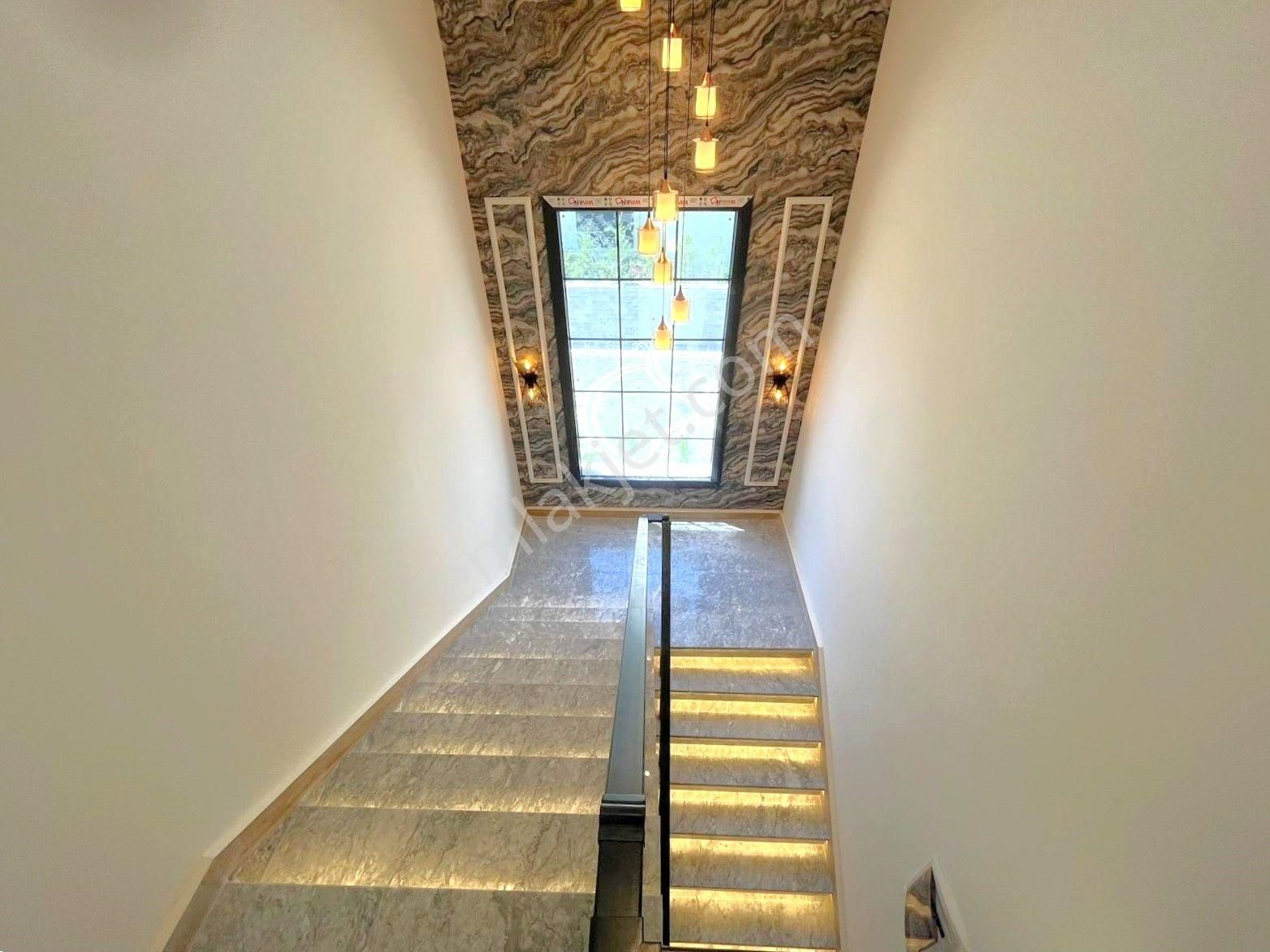 Güre'de Muhteşem Kazdağları Ve Deniz Manzaralı Ultra Lüks Site İçi Bağımsız Havuzlu 4+1satılık Villa - Görsel 17