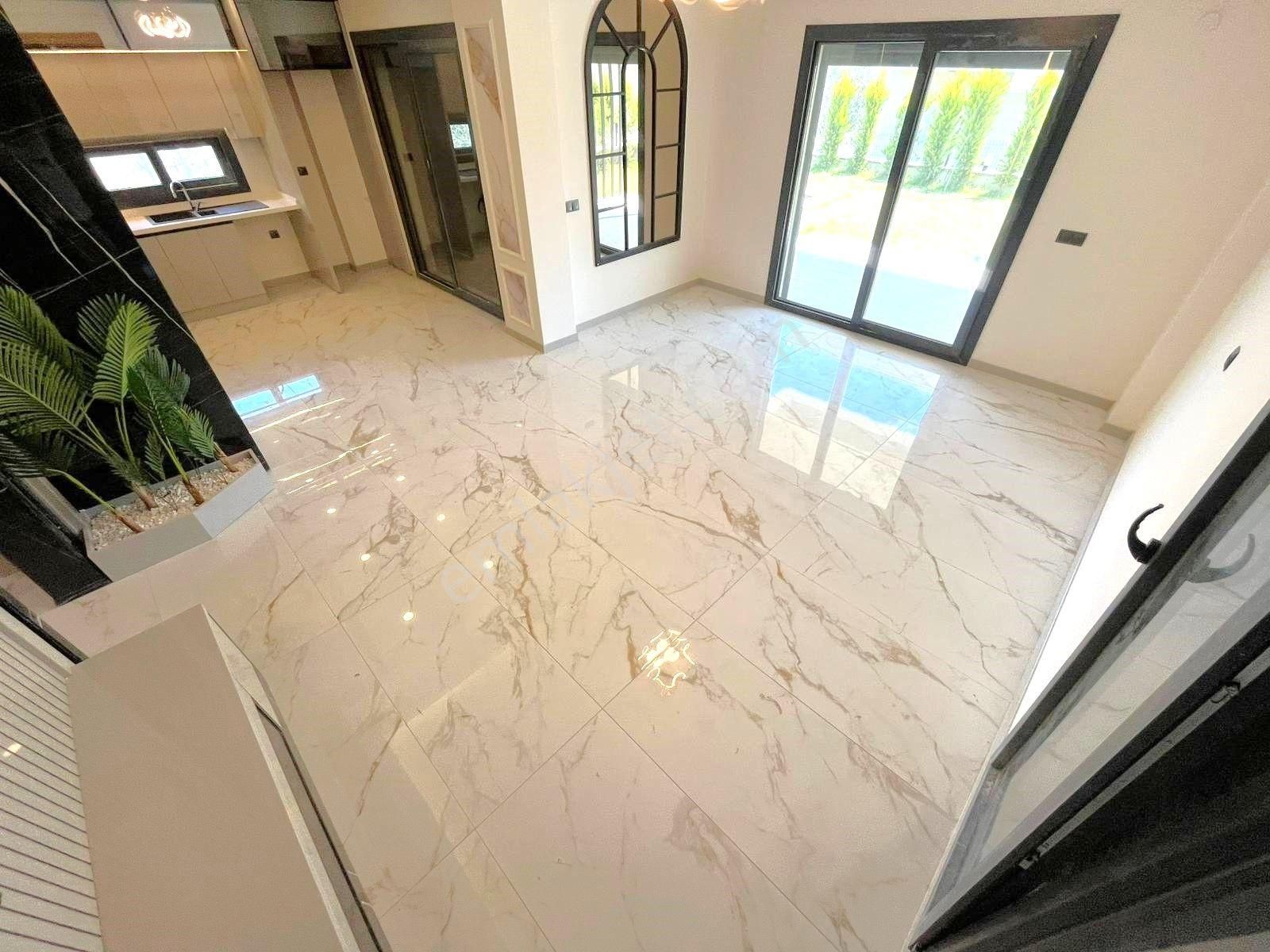 Güre'de Muhteşem Kazdağları Ve Deniz Manzaralı Ultra Lüks Site İçi Bağımsız Havuzlu 4+1satılık Villa - Görsel 4