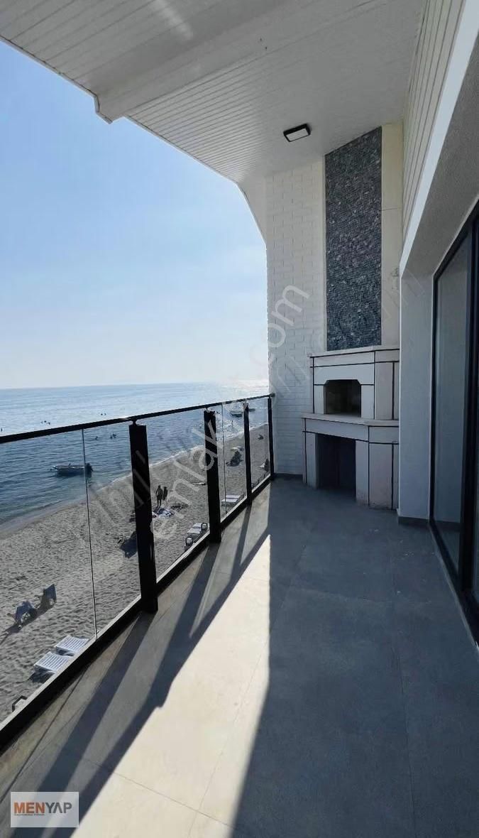 Güvenlikli Site İçinde Havuzlu 4+1 Denize Sıfır İskanlı Villa - Görsel 26