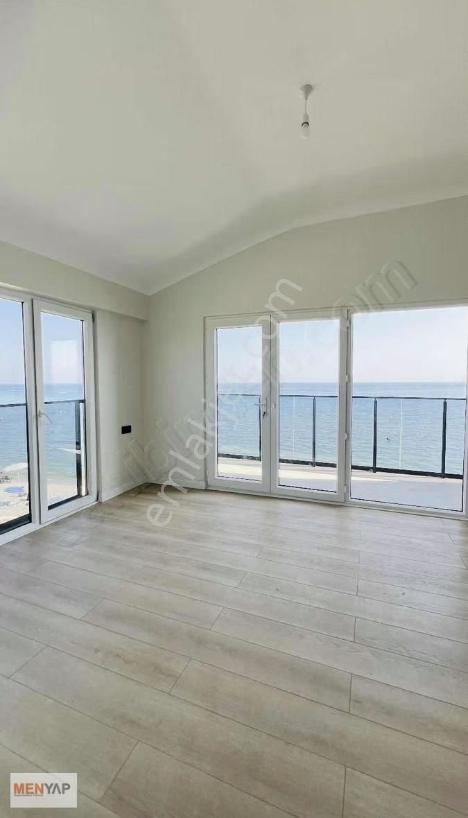 Güvenlikli Site İçinde Havuzlu 4+1 Denize Sıfır İskanlı Villa - Görsel 11