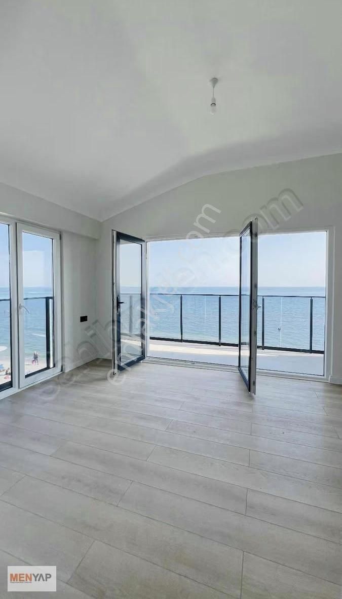 Güvenlikli Site İçinde Havuzlu 4+1 Denize Sıfır İskanlı Villa - Görsel 12