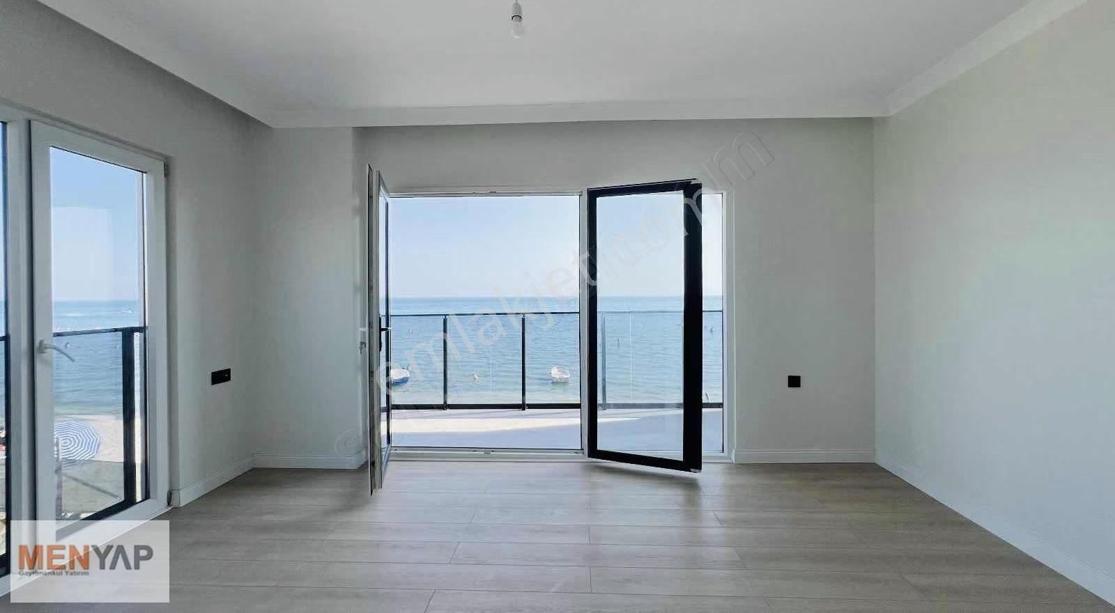 Güvenlikli Site İçinde Havuzlu 4+1 Denize Sıfır İskanlı Villa - Görsel 15