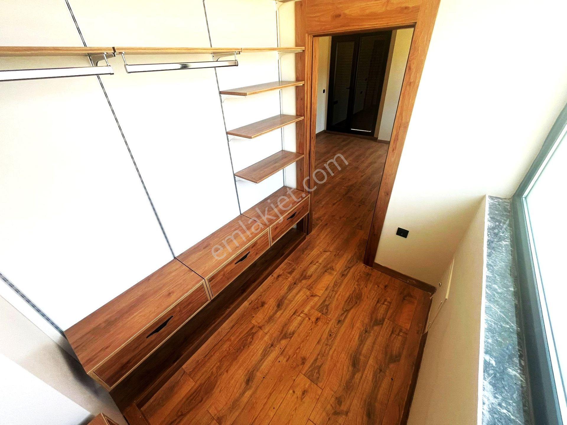 Aygül'den Güre'de Tam Bağımsız Havuzlu Yerden Isıtmalı Giyinme Odalı Şömineli Lüks 3+1 Satılık Villa - Görsel 18