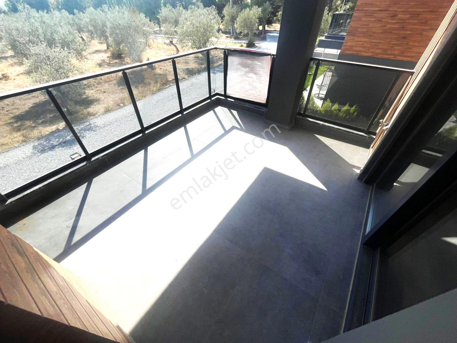 Aygül'den Güre'de Tam Bağımsız Havuzlu Yerden Isıtmalı Giyinme Odalı Şömineli Lüks 3+1 Satılık Villa - Görsel 30