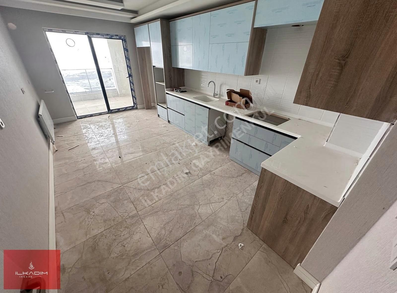 Ovacıkta Çift Bloklu Sitede Güney Batı Cephe 4+1