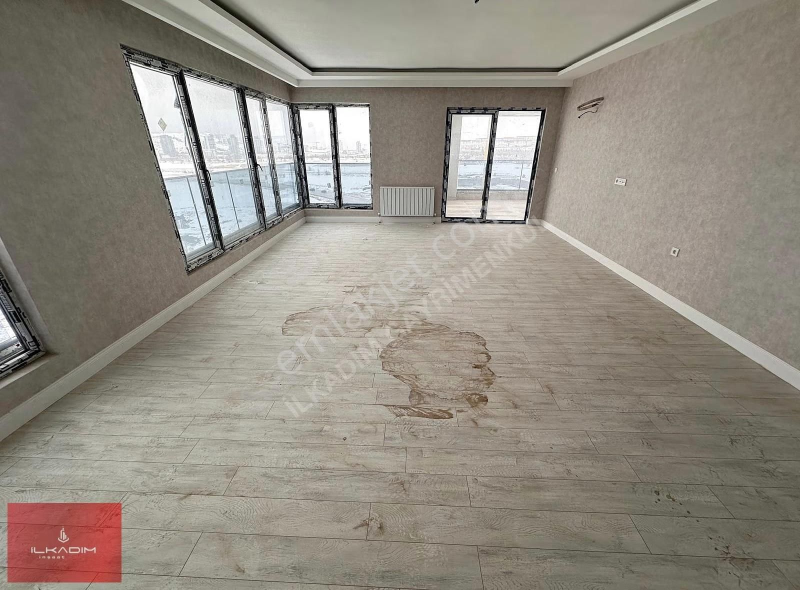 Ovacıkta Çift Bloklu Sitede Güney Batı Cephe 4+1 - Görsel 7