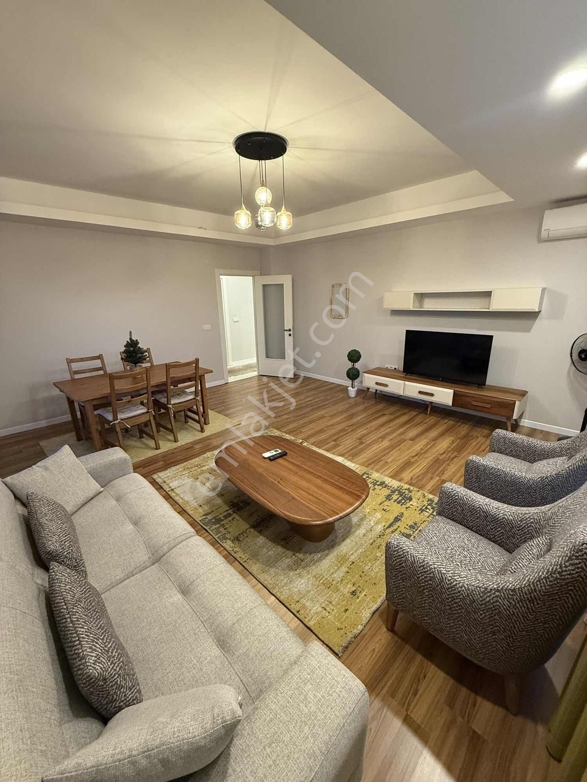 Maltepe Zümrütevler De Metro Ya Komşu Kiralık Eşyalı 3+1