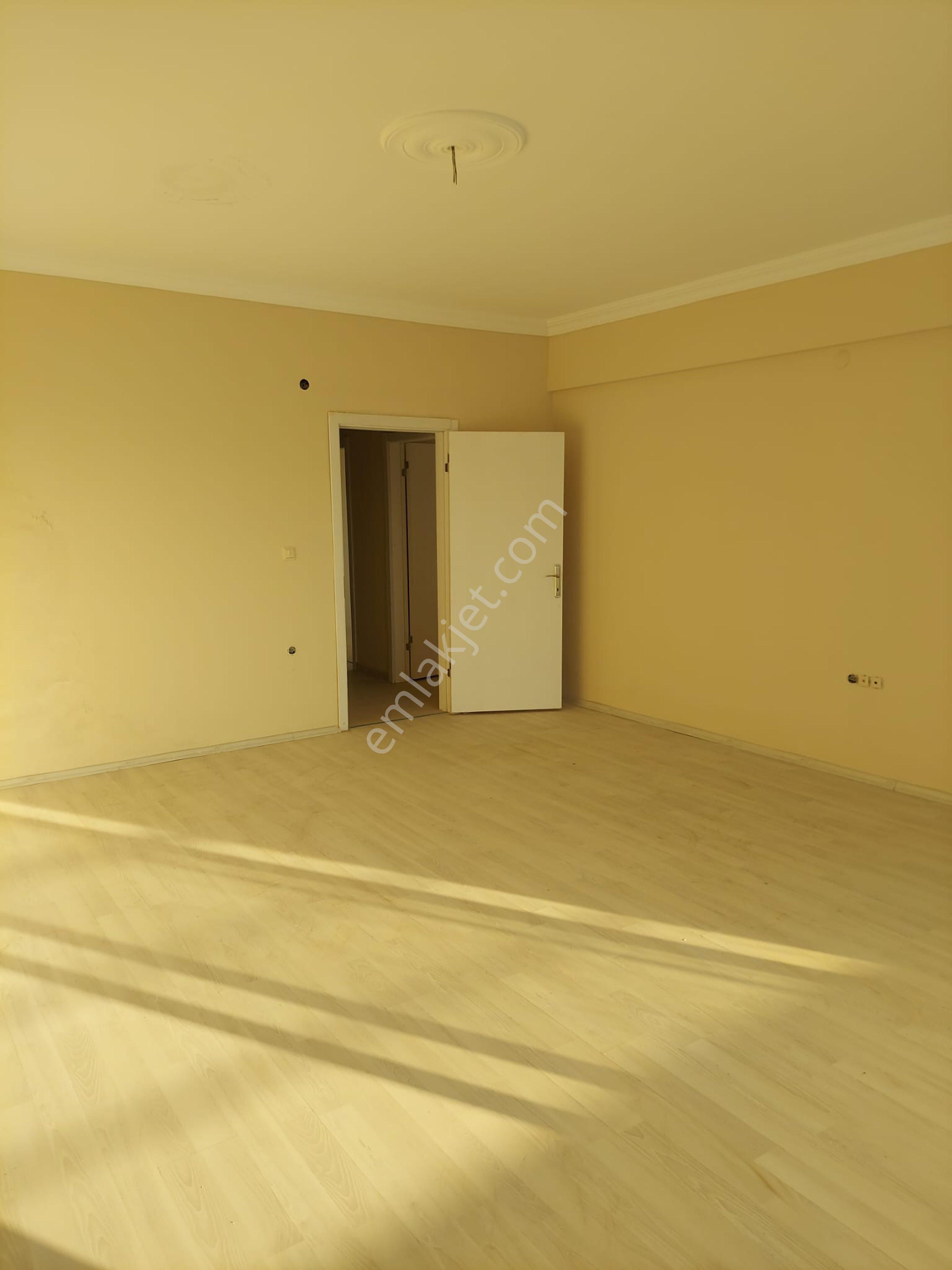 Kuşadası Değirmendere Mahallesi’nde Acilen Satılık 3 + 1 Dairemiz Bulunmaktadır - Görsel 4