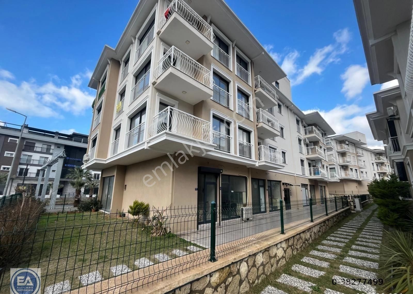 Kuşadası Davutlar Bölgesinde Ful Eşyalı Satılık Daire