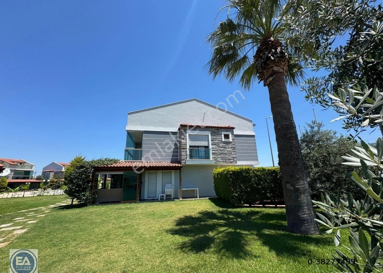 Davutlarda Havuzlu Site İçinde | Köşe Konum | Lüks Villa - Görsel 27