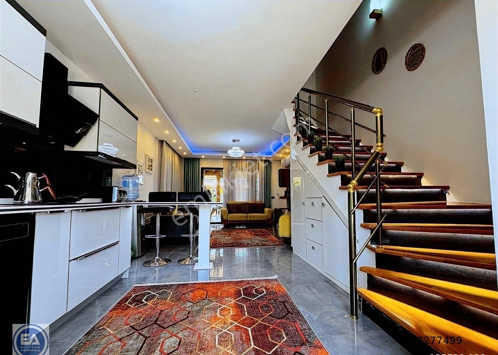 Davutlarda Havuzlu Site İçinde | Köşe Konum | Lüks Villa - Görsel 2