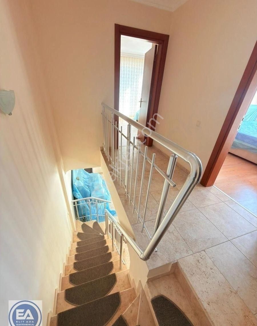 Kuşadası’nda Ortak Havuzlu Bahçeli Satılık - Görsel 9