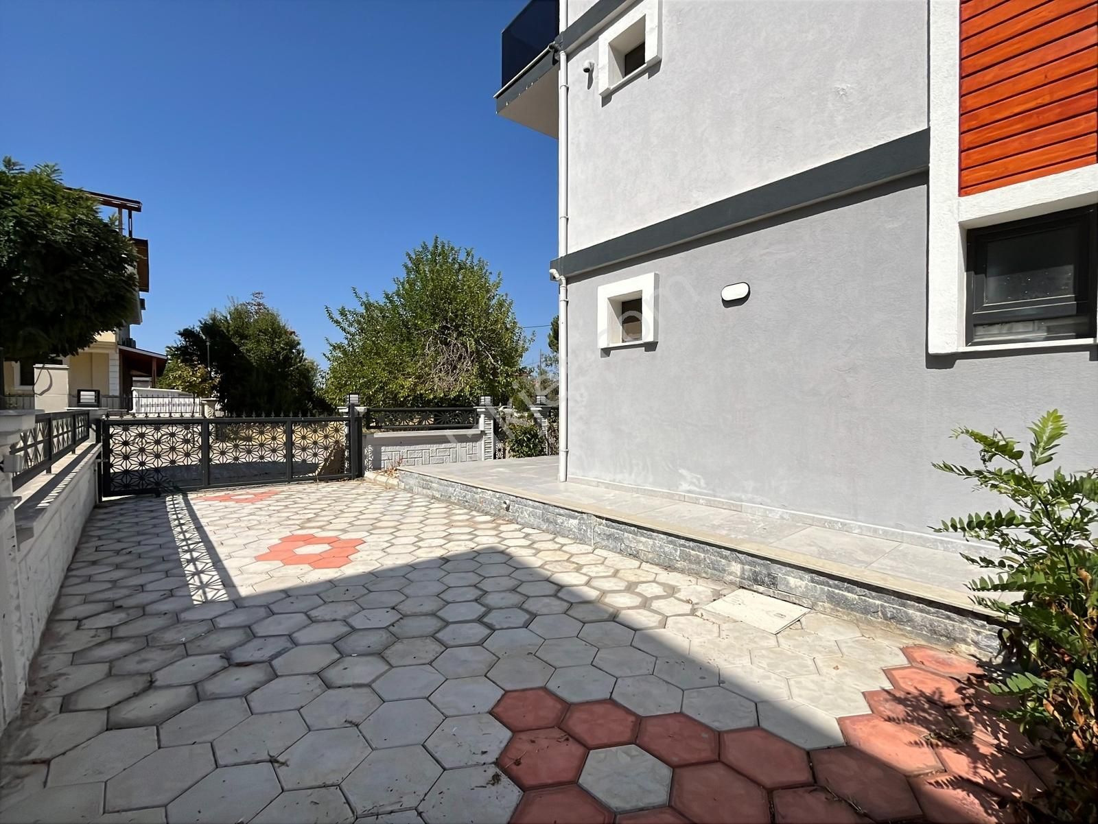 Dikili Salihleraltı'nda Denize 100 M. Satılık 5+1 Lüks Villa - Görsel 22