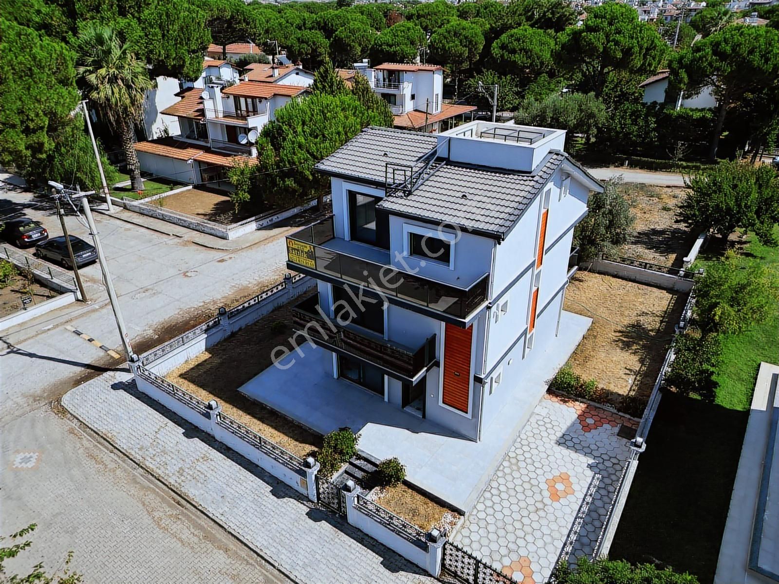 Dikili Salihleraltı'nda Denize 100 M. Satılık 5+1 Lüks Villa - Görsel 28