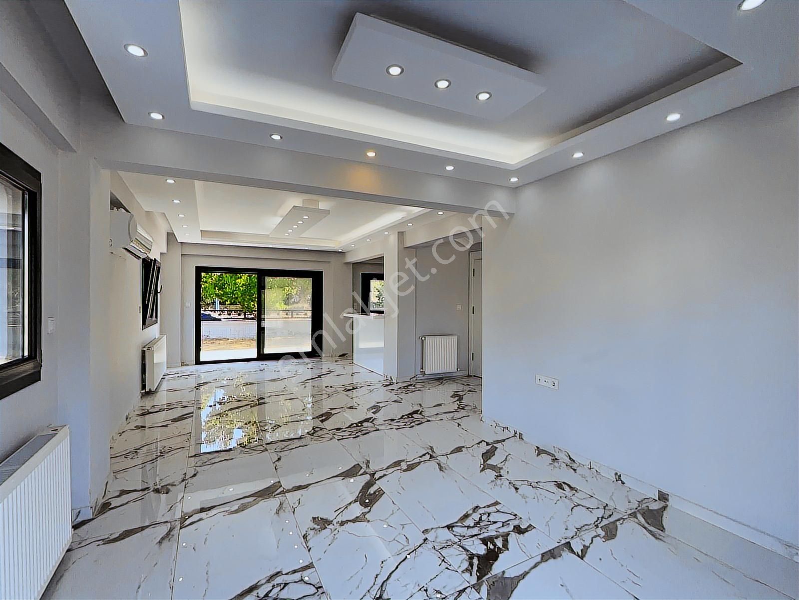 Dikili Salihleraltı'nda Denize 100 M. Satılık 5+1 Lüks Villa - Görsel 11