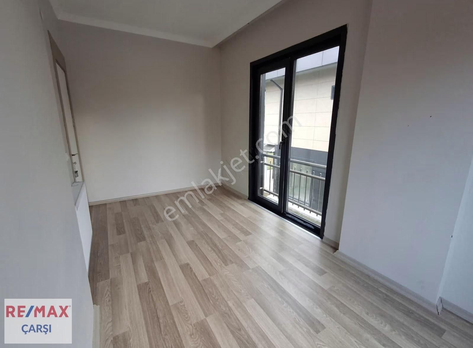 Remax Çarşı'dan Sapanca'da Doğayla İç İçe Kiralık Triplex Villa - Görsel 32
