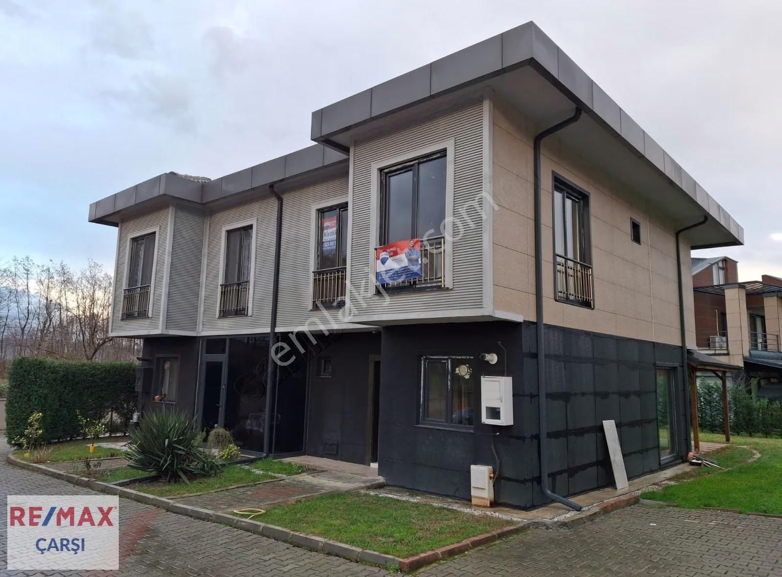 Remax Çarşı'dan Sapanca'da Doğayla İç İçe Kiralık Triplex Villa