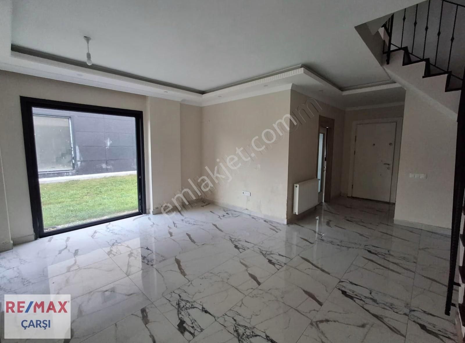 Remax Çarşı'dan Sapanca'da Doğayla İç İçe Kiralık Triplex Villa - Görsel 34