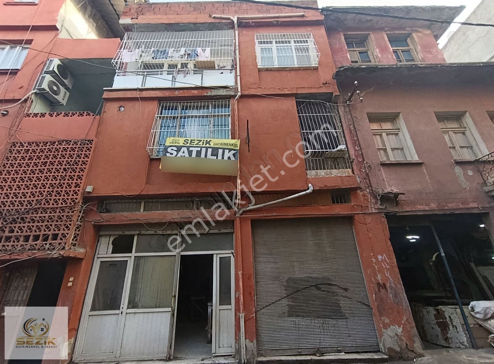 Çarşı Merkez'de Kocavezir Mah. İş Yeri / 2 Daire Komple Satılık