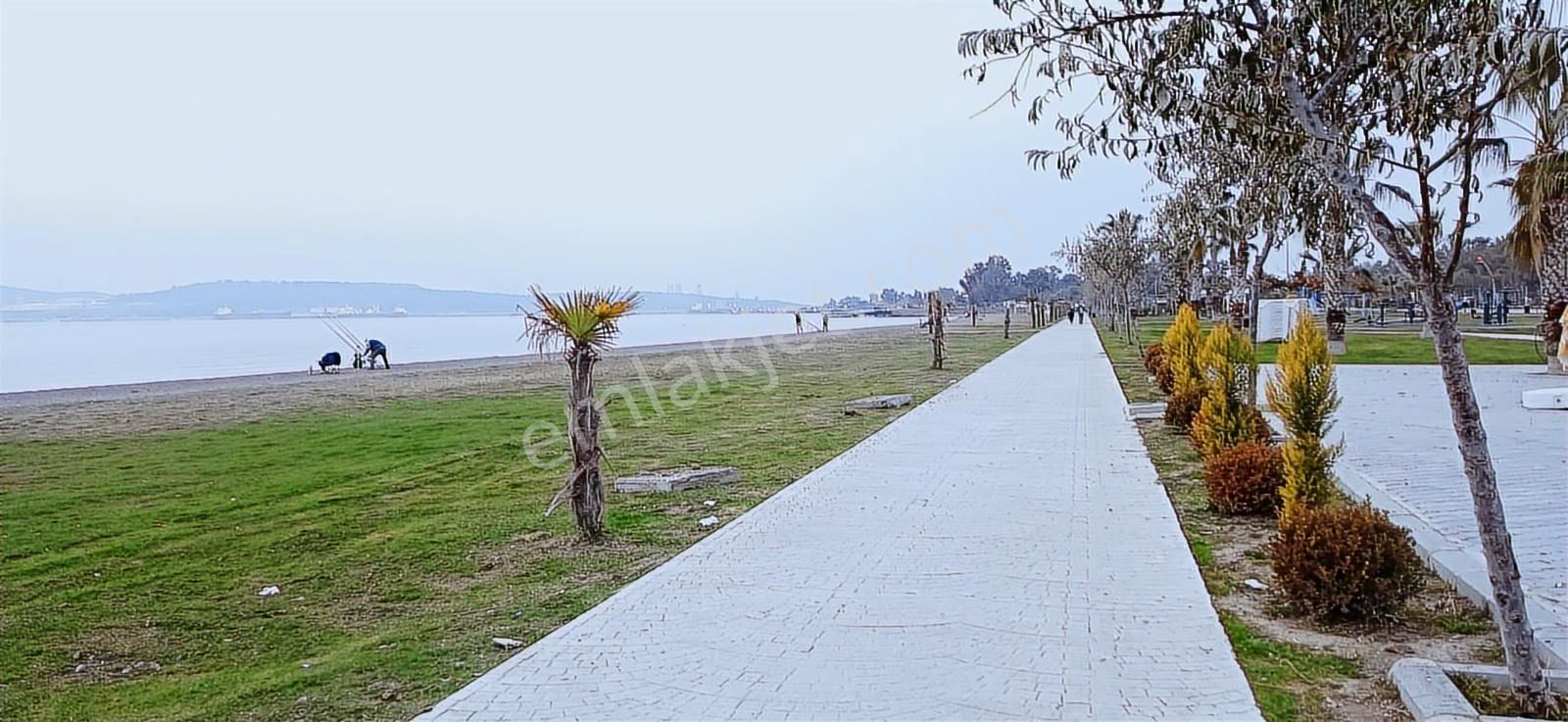 Aliağa Yalıda Pilajlarda Satılık Müstakil Bahçeli Tripleks Villa - Görsel 11