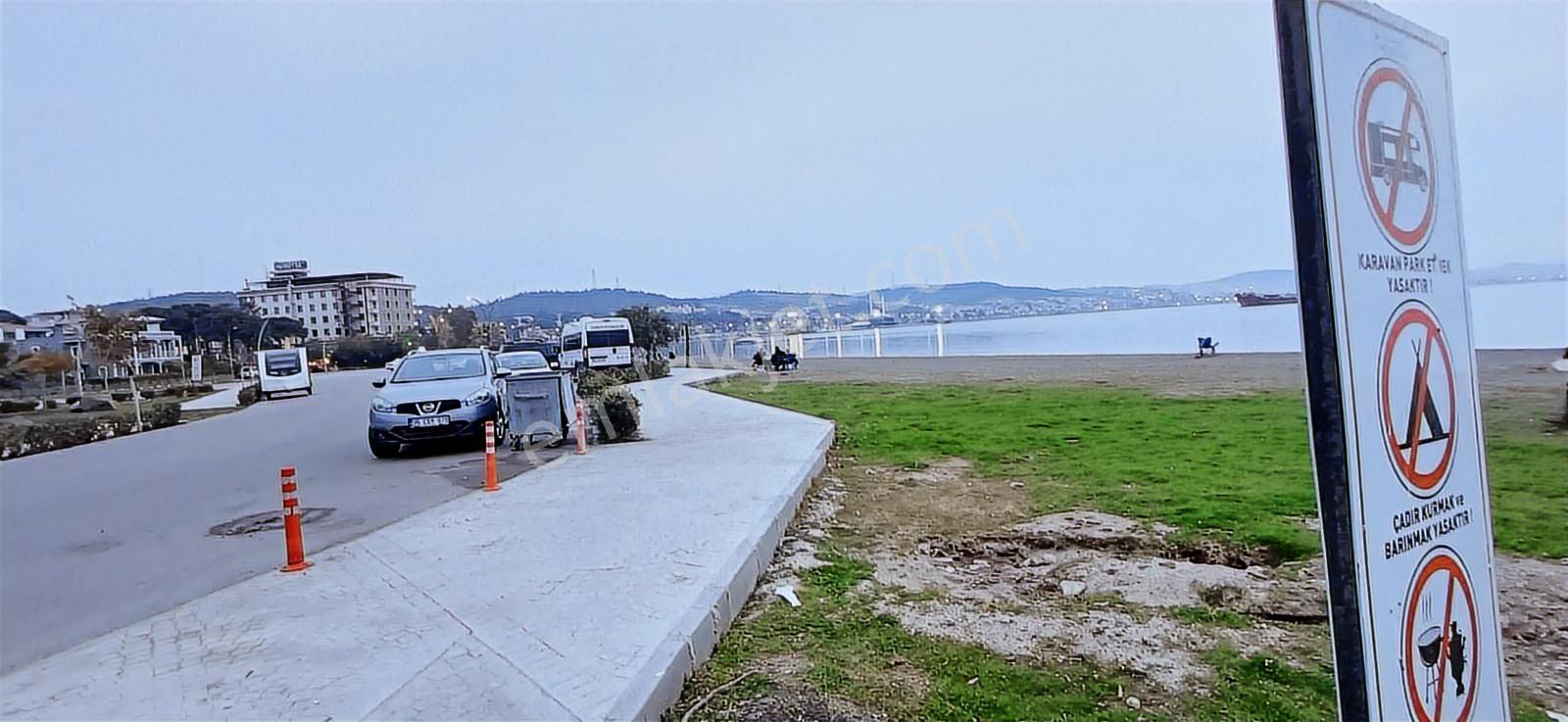 Aliağa Yalıda Pilajlarda Satılık Müstakil Bahçeli Tripleks Villa - Görsel 18