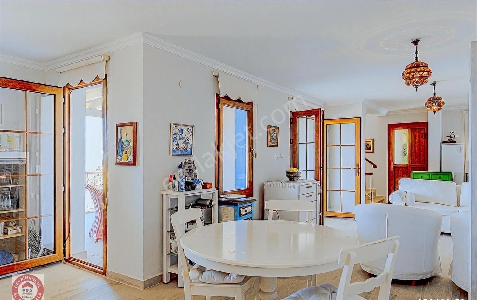 Bodrum'un En Prestijli Sitesi'nde 2 Plajlı,deniz Manzaralı Villa - Görsel 8