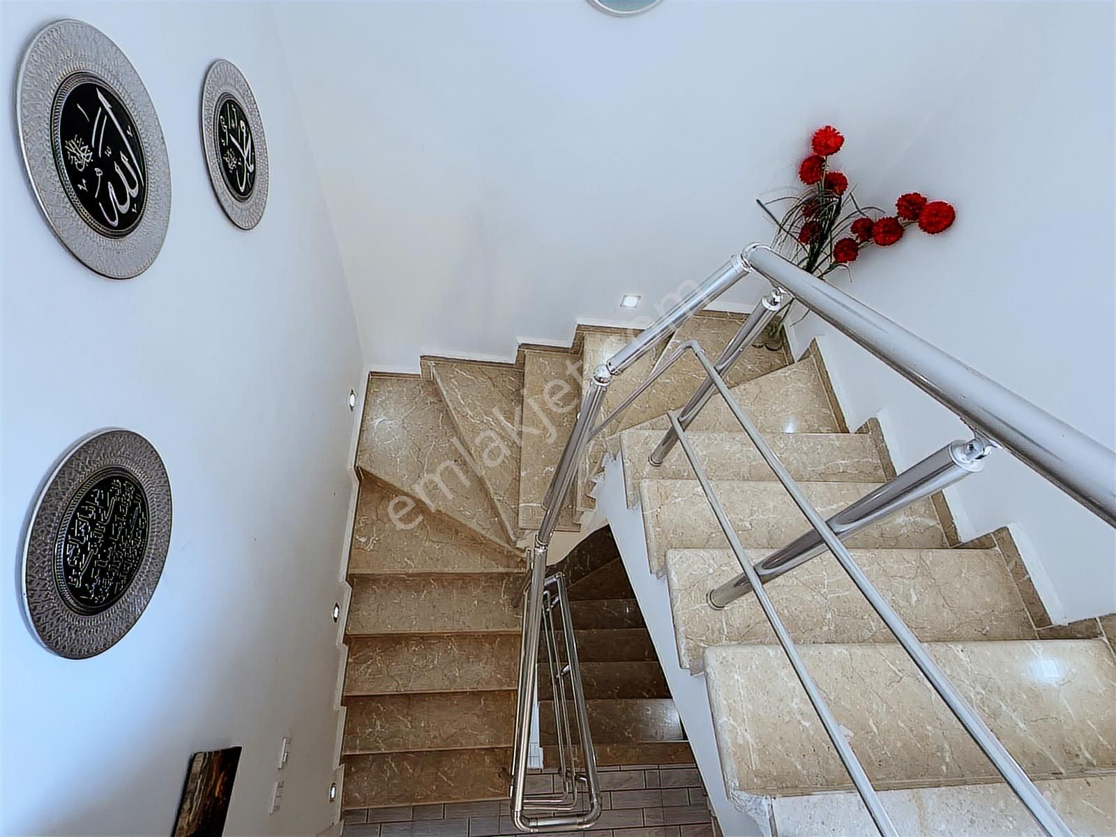 Salihli Adala'da Satılık Komple Tadiatlı 5+1 Tripleks Villa - Görsel 16