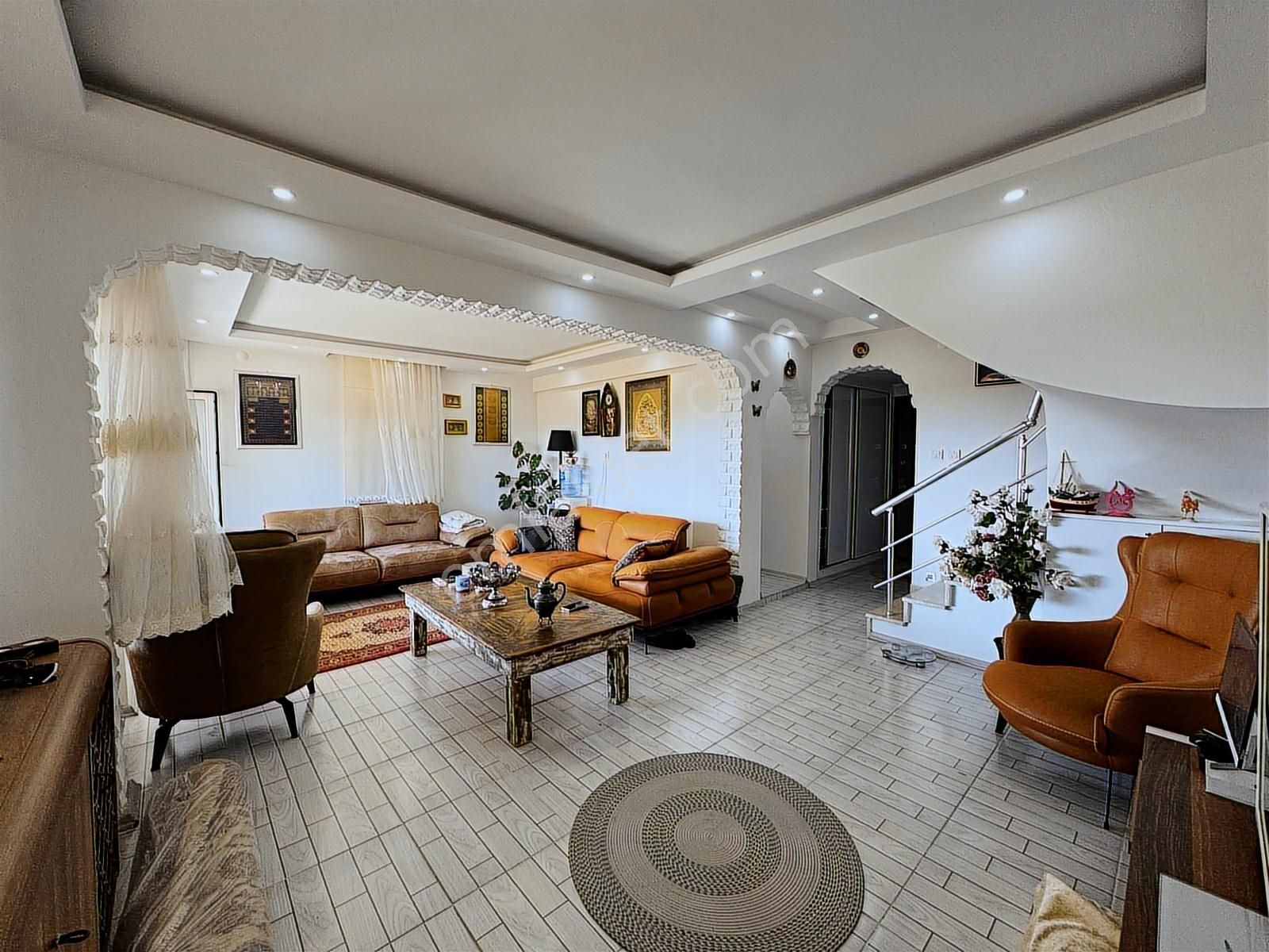 Salihli Adala'da Satılık Komple Tadiatlı 5+1 Tripleks Villa - Görsel 28