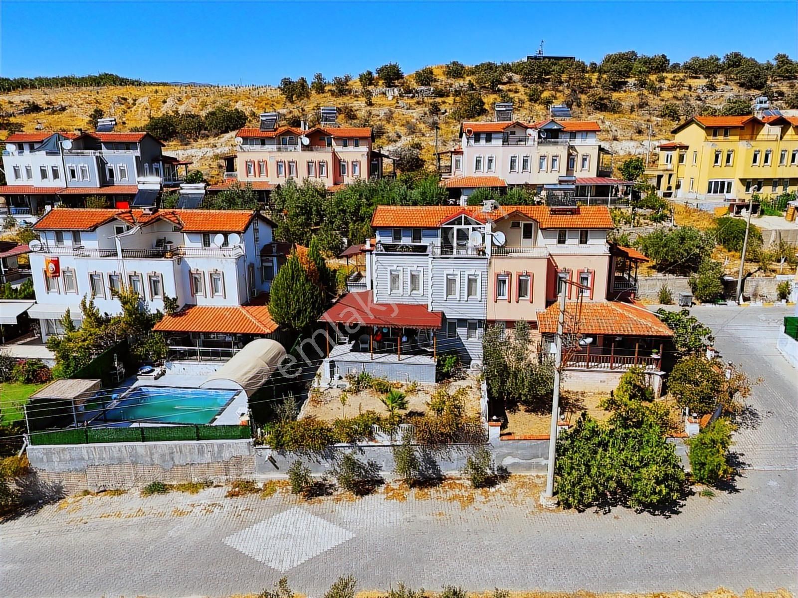 Salihli Adala'da Satılık Komple Tadiatlı 5+1 Tripleks Villa - Görsel 3