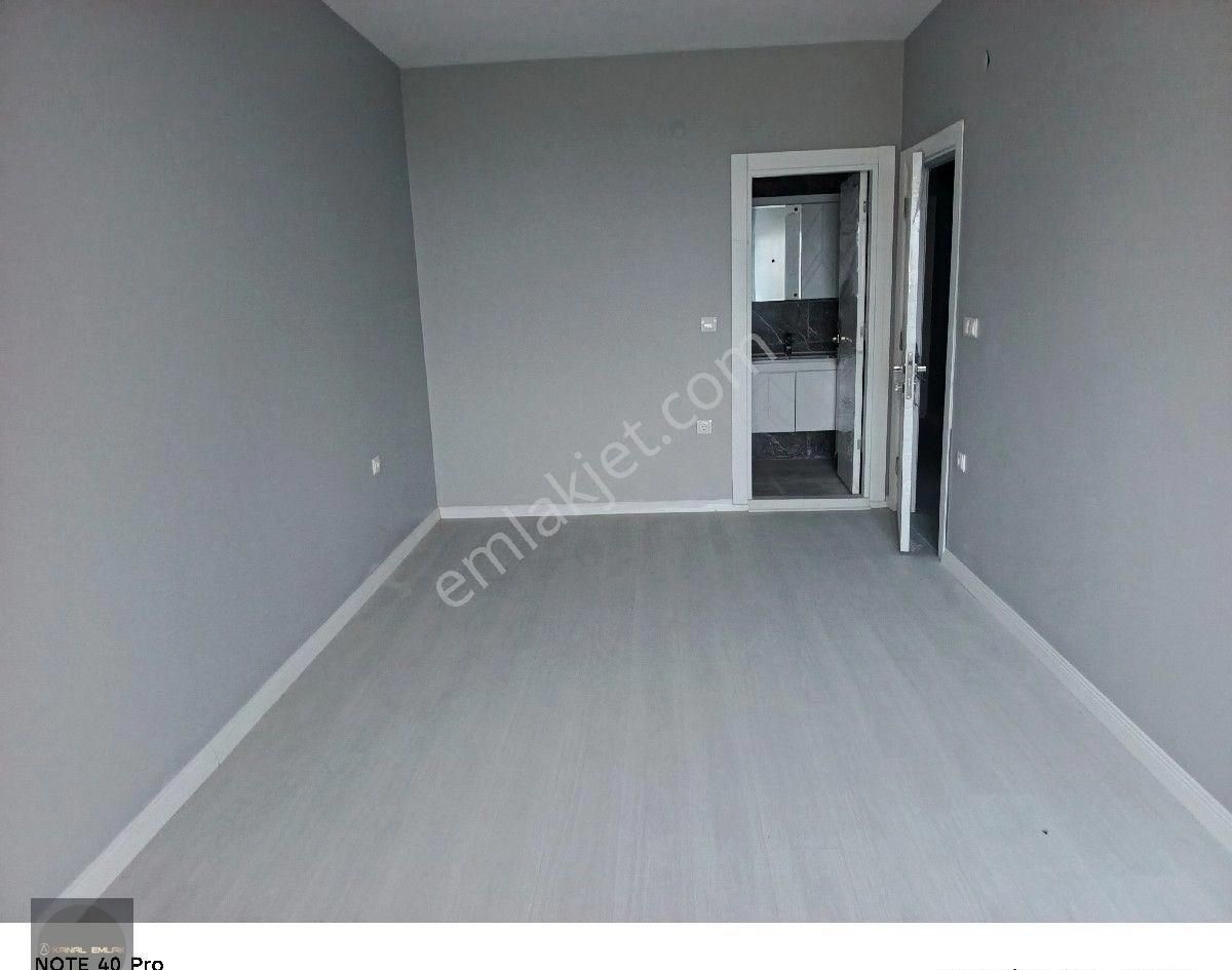 Burgaz'da Site İçi 3+1 Bahçe Dubleks - Görsel 12