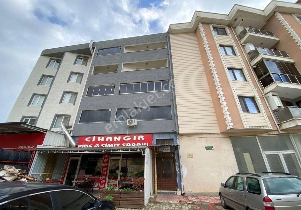 Acil Satılık – Gemlik Merkezde Cadde Üzeri 3+1 Fırsat Daire