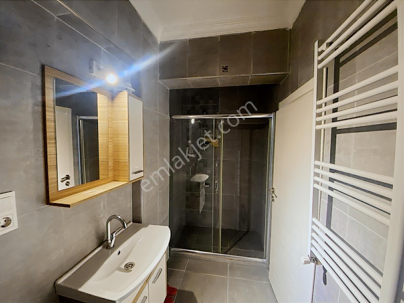 C21 İz Elif Zengin'den Çarşı Merkezde Satılık Daire.. - Görsel 16