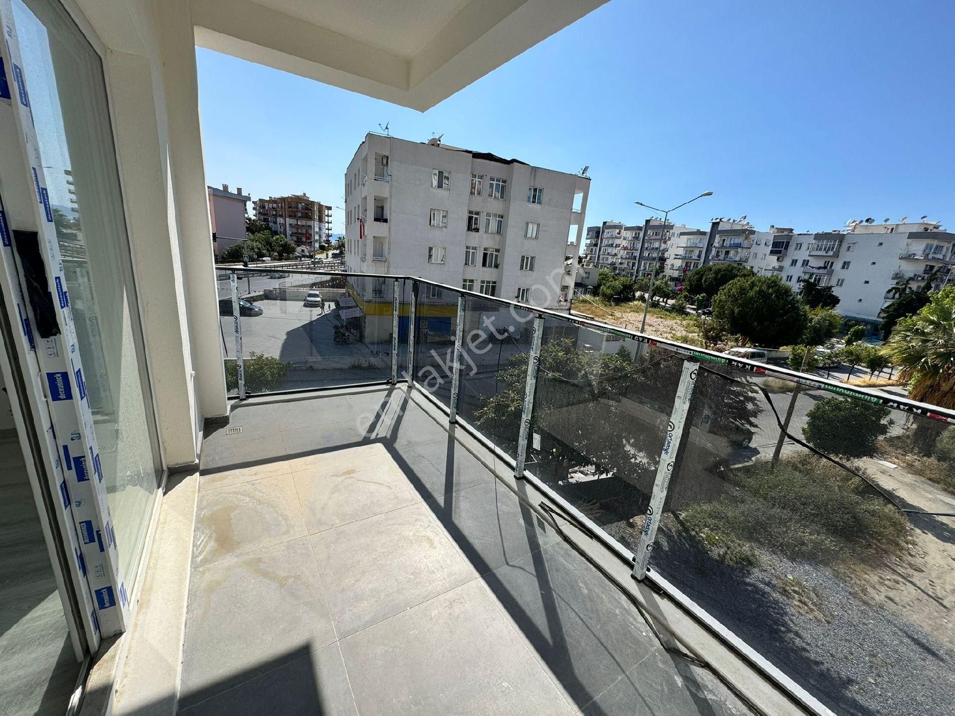 Kuşadası Kadınlardenizi Mahallesinde Satılık Sıfır Lüx 2+1 90 M2 Daire