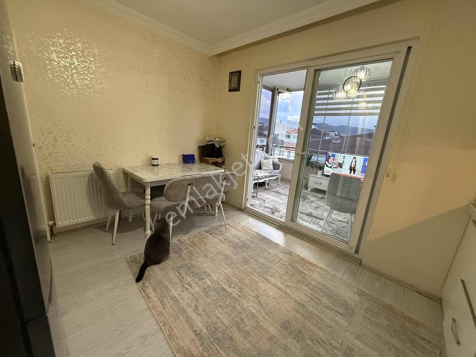 İznik Hastane Arkası Göl Manzaralı Ferah 135 M2 4. Kat Daire - Görsel 6